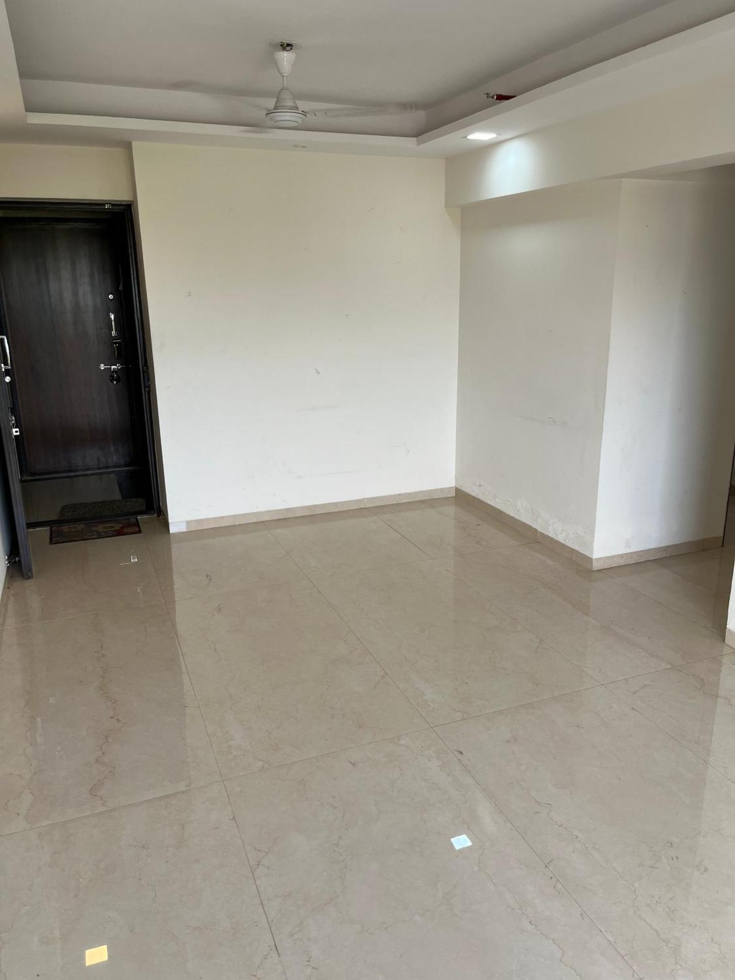 Shared Room In Apartment Building In Upper Juhu Mumbai Exterior photo